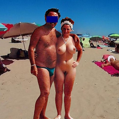 Yes, naked at the pool !