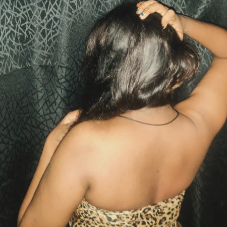 Sadia's avatar