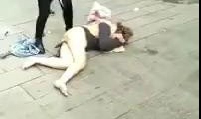 Chinese naked mistress beaten in street - Xrares
