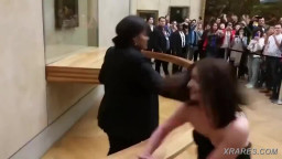 Crazy woman goes nude in front of Mona Lisa at Louvre museum