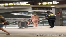 run away naked from police