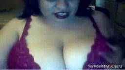 Curvy Latina with Big Tits on Webcam Solo