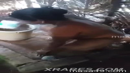 Village bhabhi bathing naked