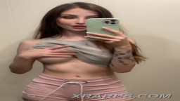 Beautiful Snapchat slut rubbing herself in a elevator for quick